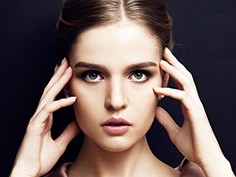 西安国花酒店选购康福特仿木桌椅 西安国花酒店选购康福特仿木桌椅